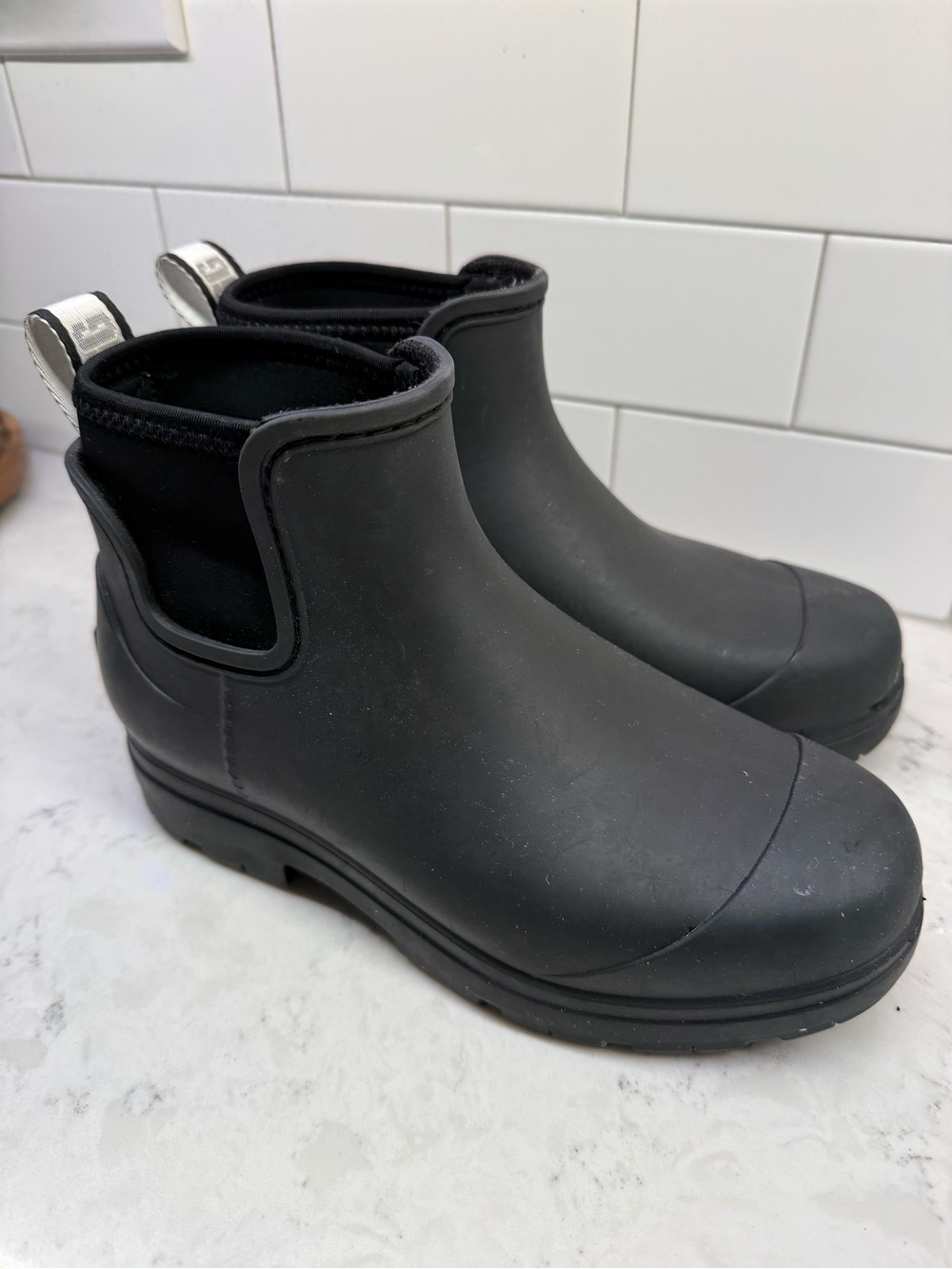 UGG women’s Black Chelsea Short Rain Boots